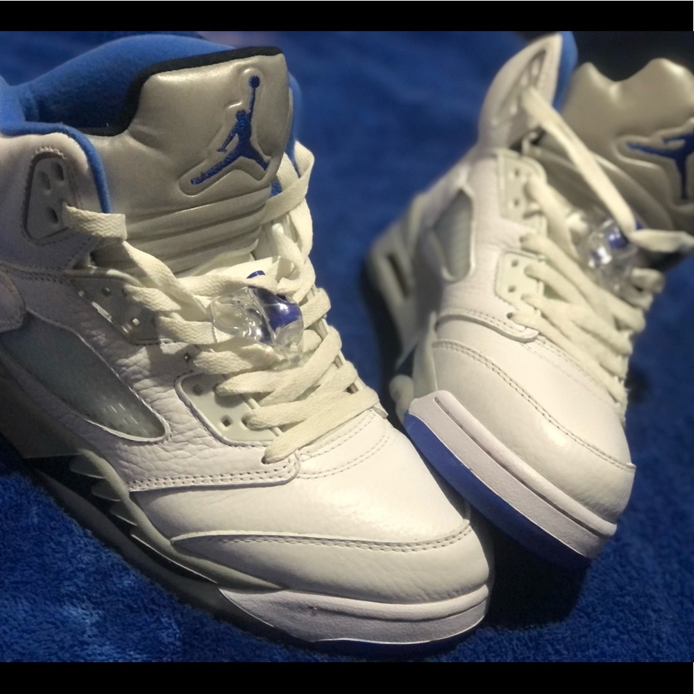 Retro raging bull 5’s